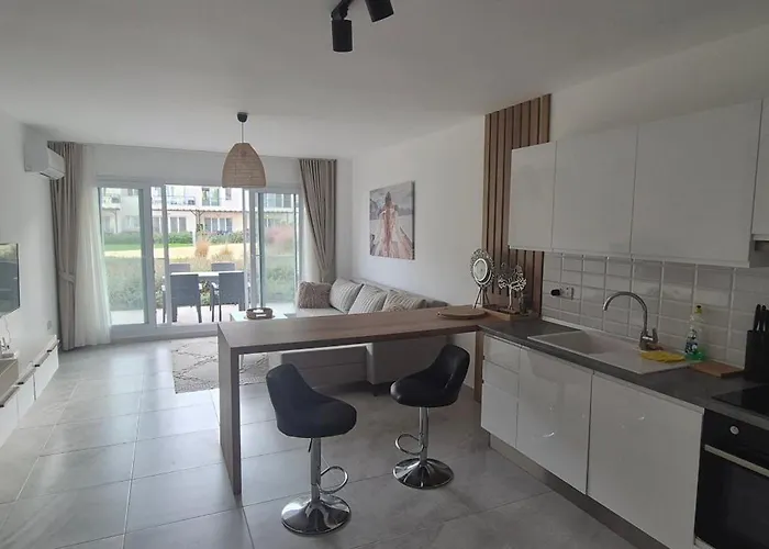 With Terrace At Thalassa Apartment *